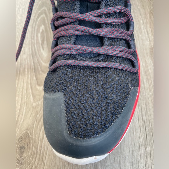 Skechers for Boys • Size 4.5 - Picture 6 of 13